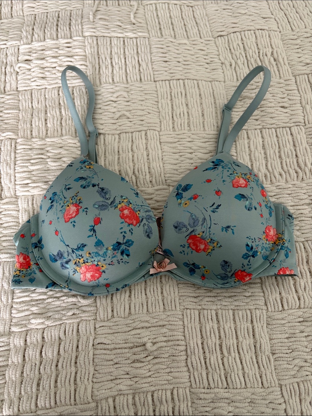 Victoria Secret Floral Padded Underwire Bra size 32c